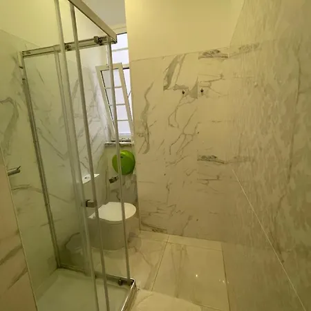 Δωμάτια σε οικογενειακή κατοικία Single With Small Balcony Lisboa